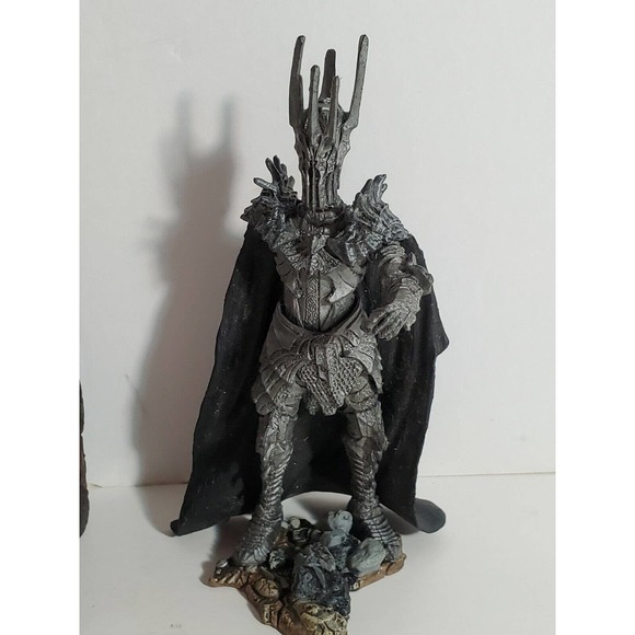 The Lord Of The Rings NLP Gollum Smeagol with rock and Sauron Figures 2003 - Picture 3 of 12